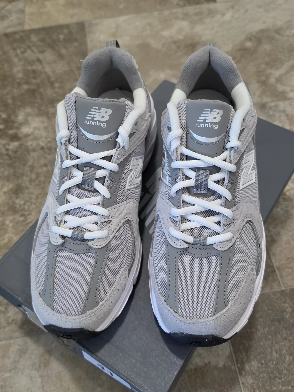 New Balance 530 Sneakers / Women's Size 8.5 - Men's Size 7
